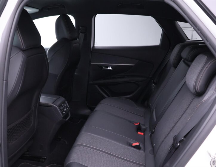 Peugeot 3008 SUV 2,0 l 110 kw