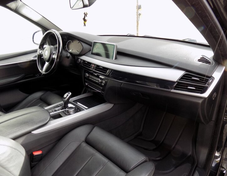 BMW X5 16