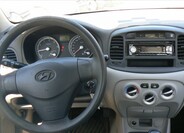 Hyundai Accent 12