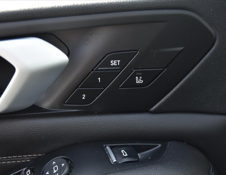 BMW X5 SUV / Terénní 3,0 l 195 kw