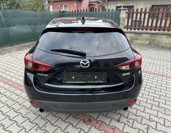 Mazda 3 4
