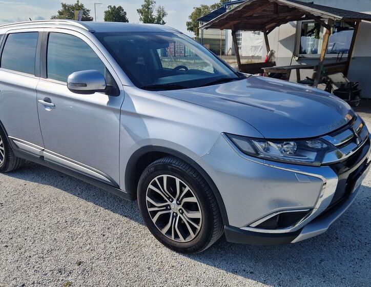 Mitsubishi Outlander 1