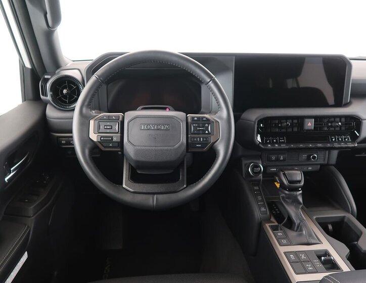 Toyota Land Cruiser SUV 2,8 l 151 kw