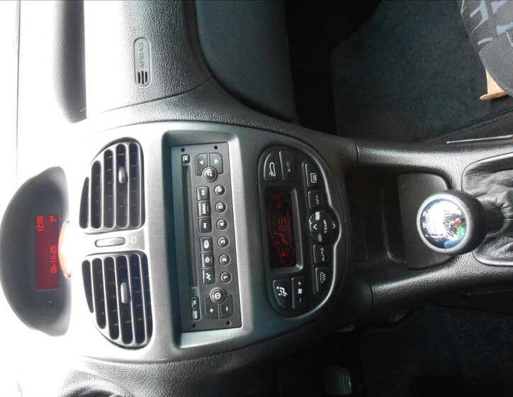 Peugeot 206 22