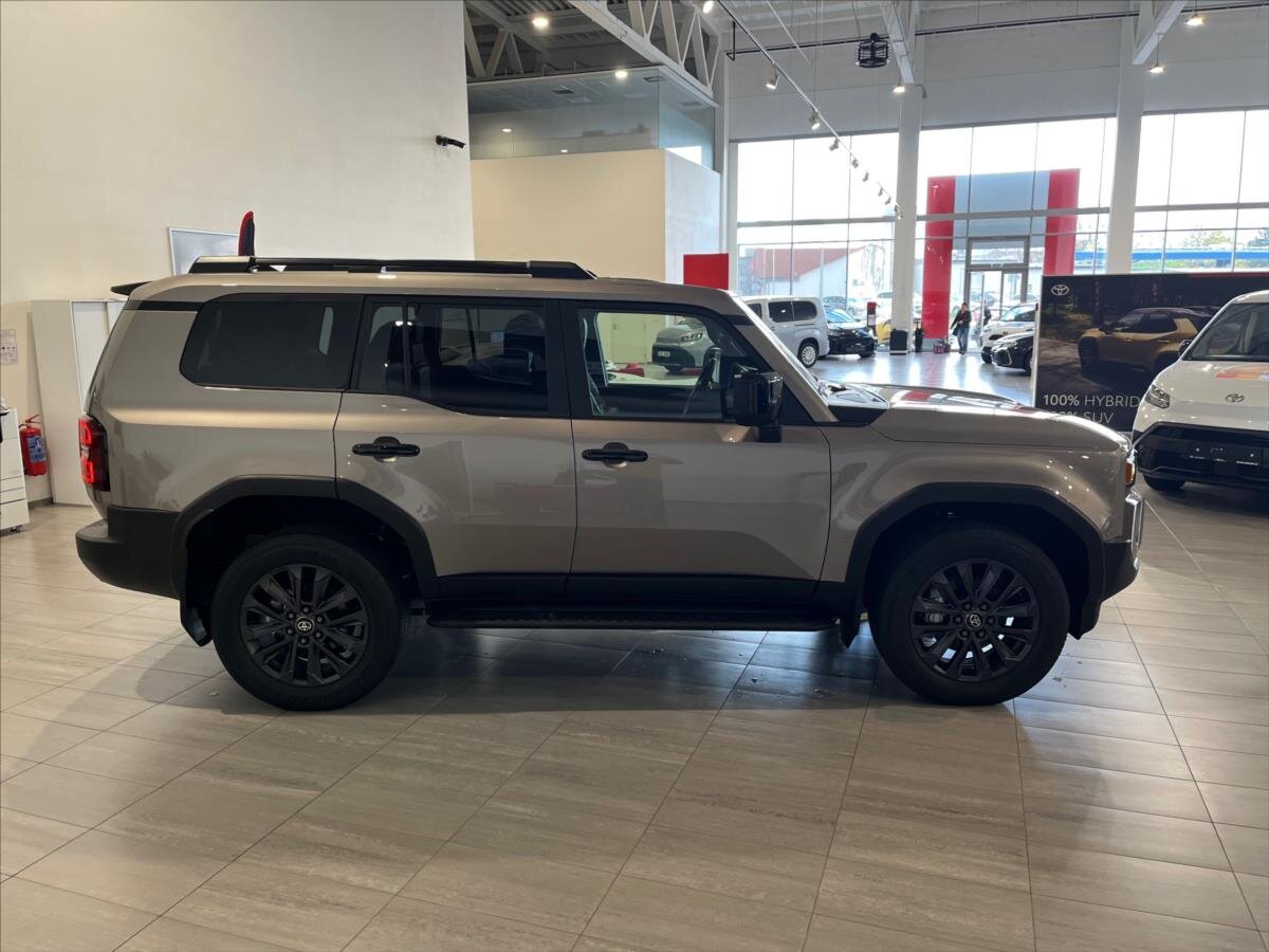 Toyota Land Cruiser SUV 2,8 l 150 kw