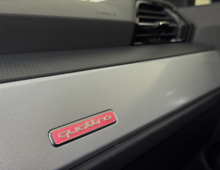 Audi Q3 SUV 2,0 l 140 kw