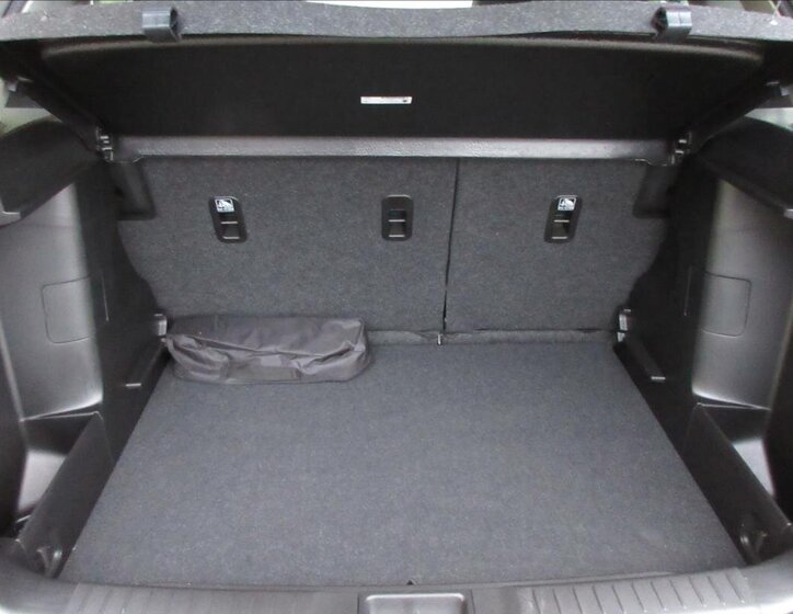 Suzuki Vitara SUV 1,4 l 81 kw