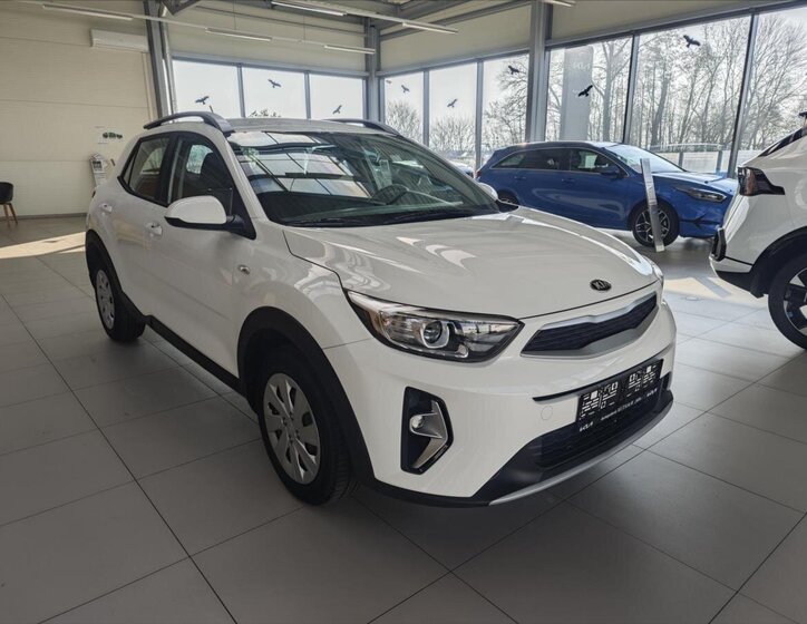 KIA Stonic CUV / Crossover 1,2 l 61 kw