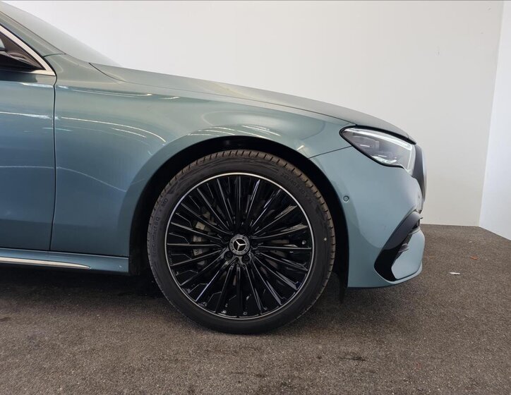 Mercedes-Benz Třídy E Sedan 2,0 l 145 kw