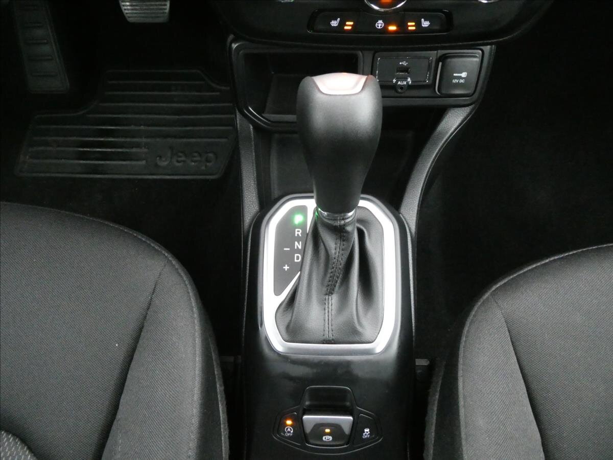 Jeep Renegade SUV / Terénní 1,3 l 111 kw