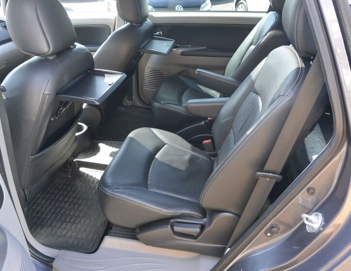 Mitsubishi Grandis 24