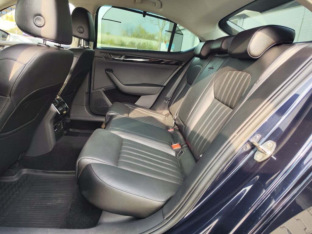 Škoda Superb Sedan / Limuzína 2,0 l 110 kw