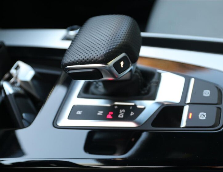 Audi Q5 SUV 2,0 l 150 kw