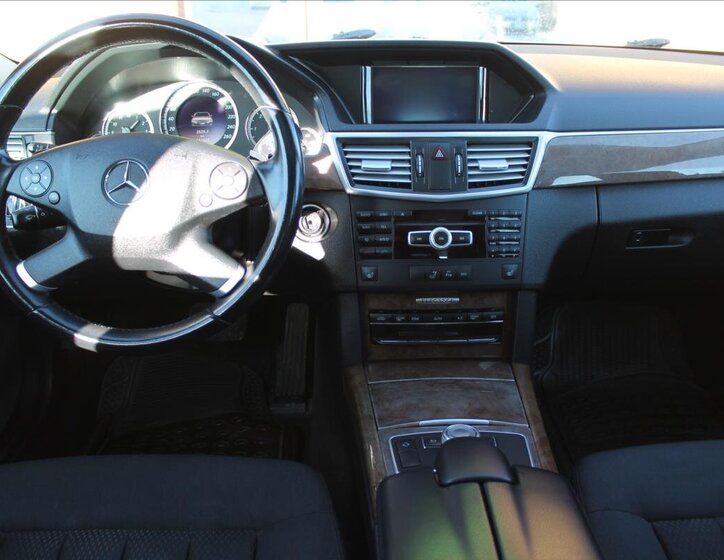 Mercedes-Benz Třídy E Kombi 2,1 l 125 kw