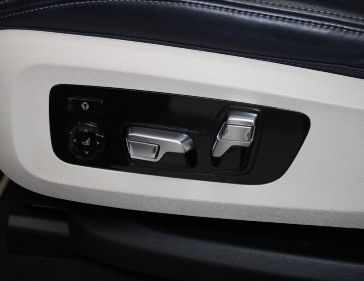 BMW X7 SUV / Terénní 3,0 l 250 kw