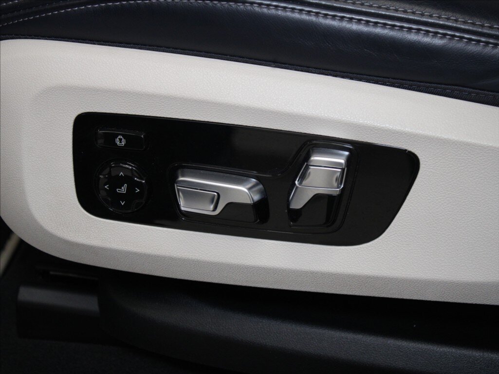 BMW X7 SUV / Terénní 3,0 l 250 kw