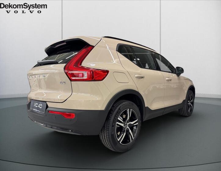 Volvo XC40 3