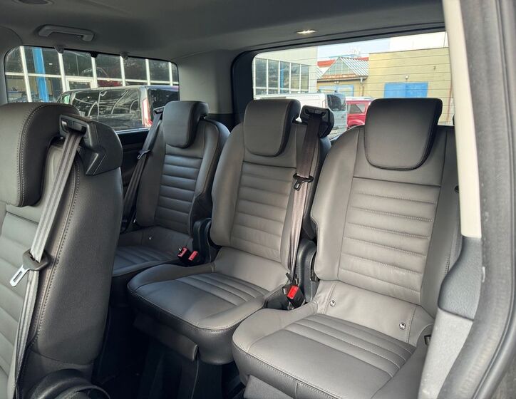 Ford Tourneo Custom Kombi 2,0 l 96 kw