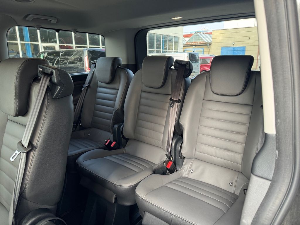 Ford Tourneo Custom Kombi 2,0 l 96 kw