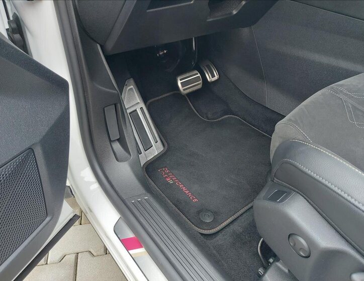 DS Automobiles DS7 Crossback SUV / Terénní 1,6 l 133 kw