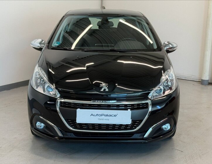 Peugeot 208 Hatchback 1,2 l 81 kw