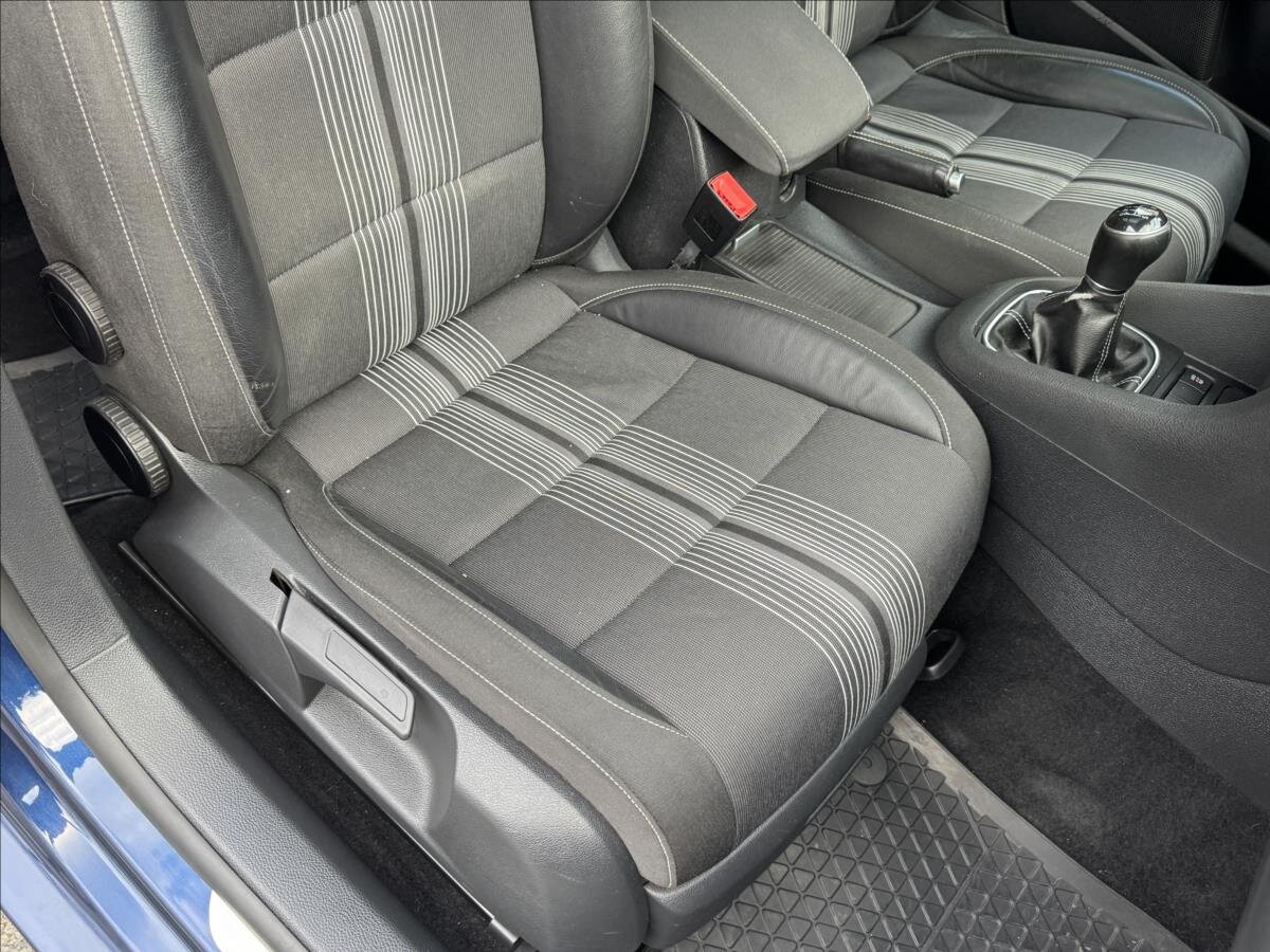 Volkswagen Golf Kombi 1,6 l 77 kw
