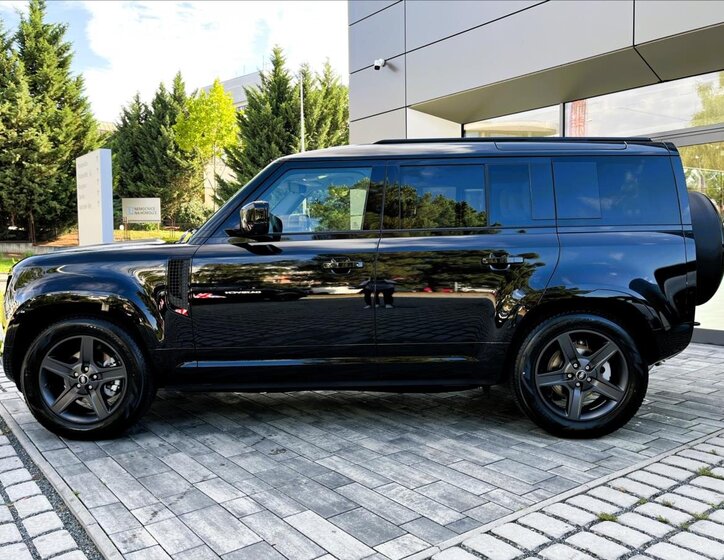 Land Rover Defender SUV 3,0 l 183 kw