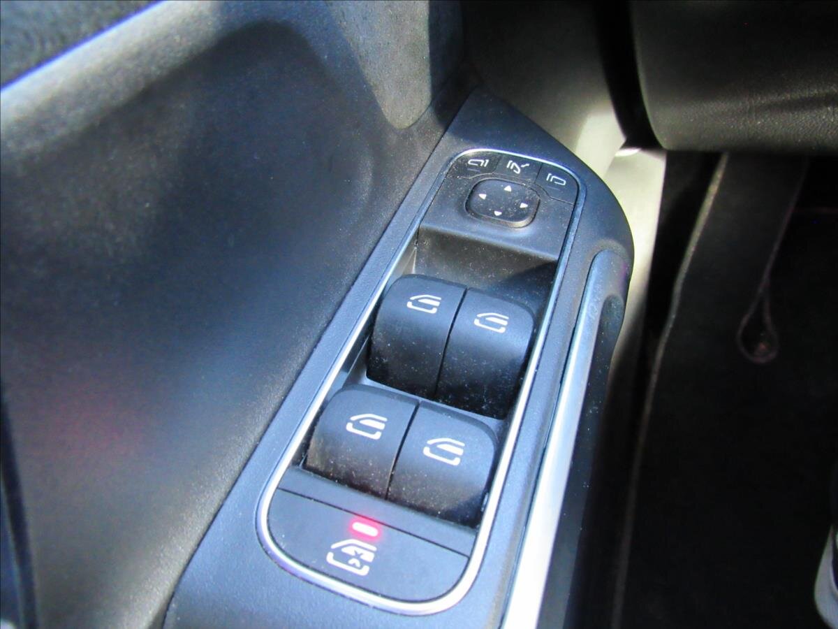 Mercedes-Benz GLB Kombi 2,0 l 225 kw