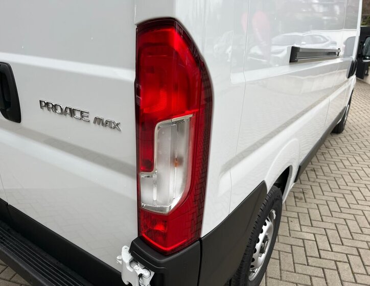 Toyota Proace Max 11