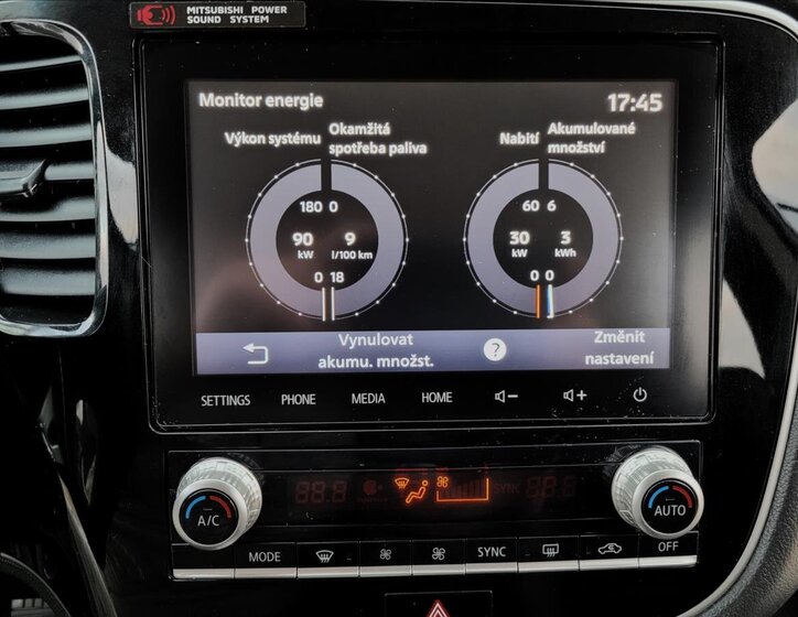 Mitsubishi Outlander SUV 2,4 l 165 kw