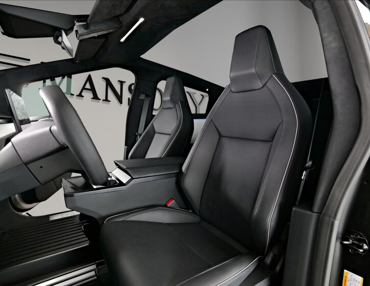 Tesla Ostatní SUV 0,0 450 kw