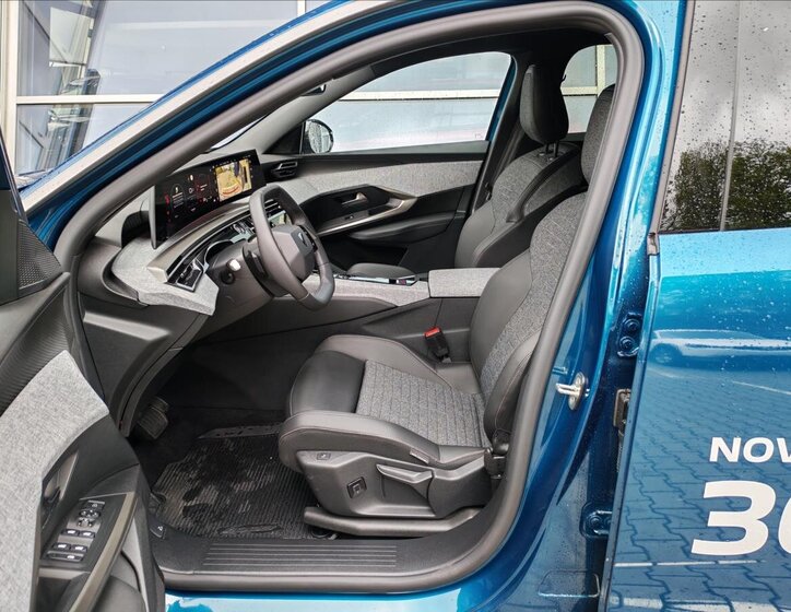 Peugeot 3008 SUV / Terénní 1,2 l 107 kw