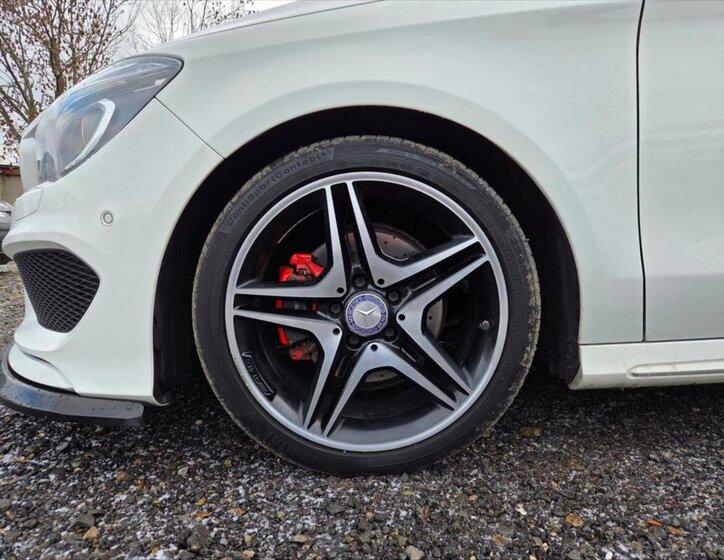 Mercedes-Benz CLA Sedan / Limuzína 1,8 l 100 kw