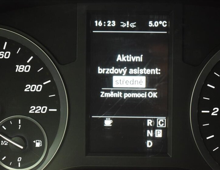 Mercedes-Benz Vito Skříň 2,0 l 120 kw