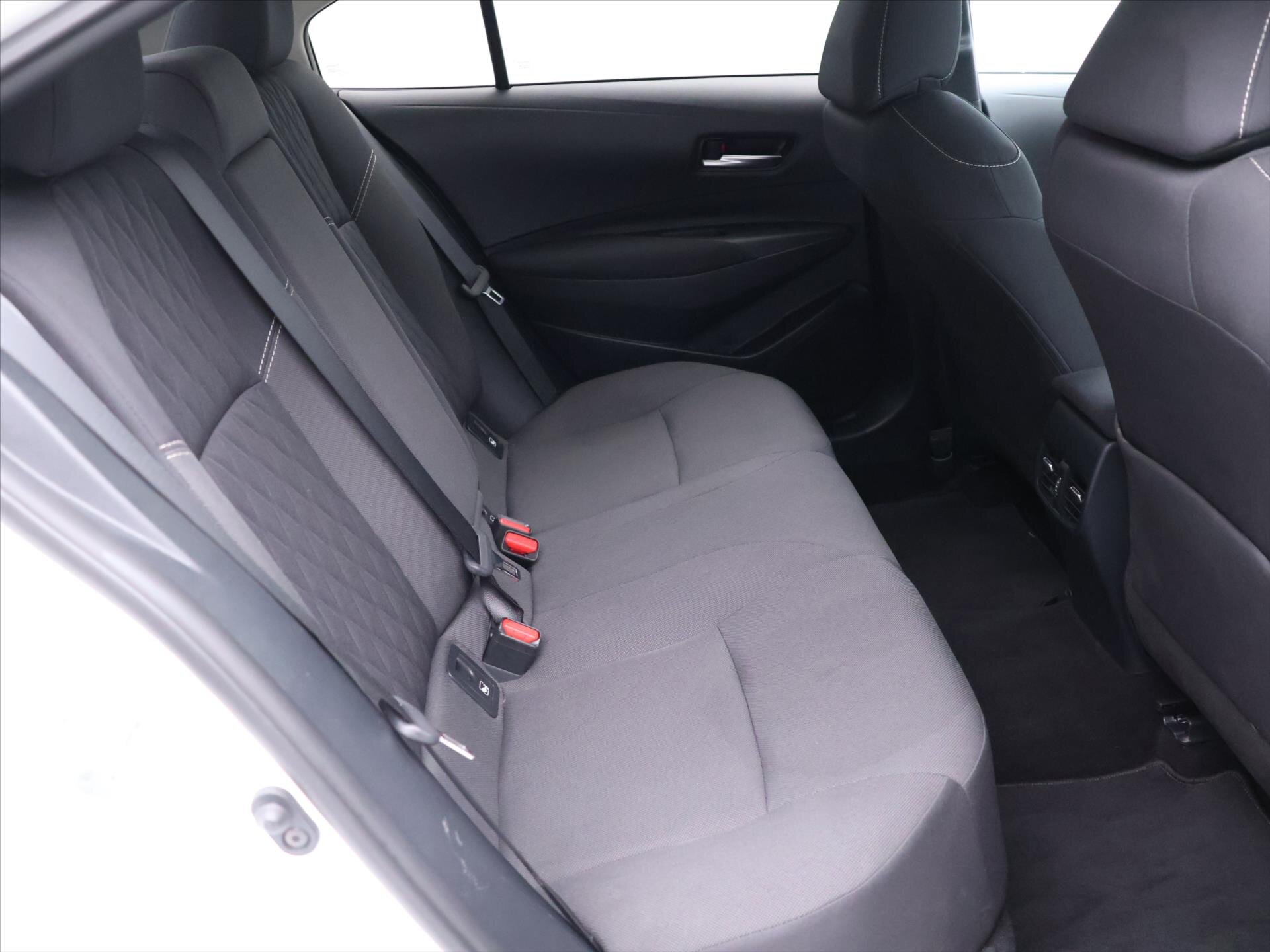 Toyota Corolla Sedan / Limuzína 1,5 l 92 kw