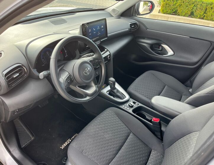 Toyota Yaris Cross 14
