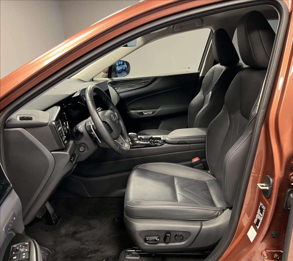 Lexus NX 450h plus SUV / Terénní 2,5 l 227 kw