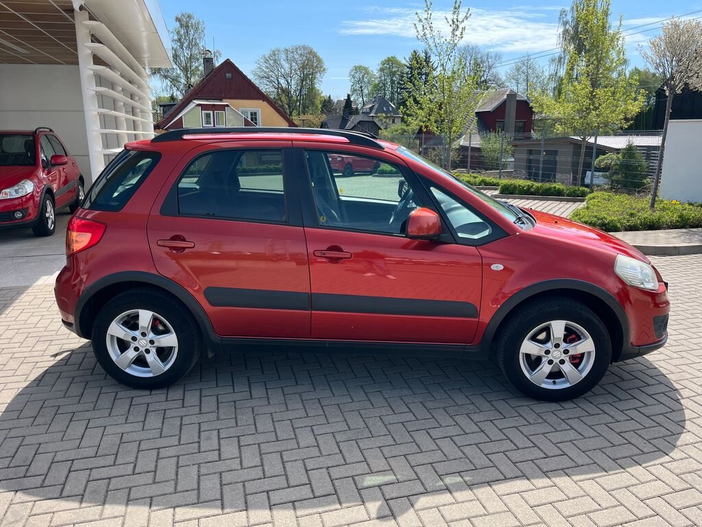 Suzuki SX4 SUV / Terénní 1,6 l 88 kw
