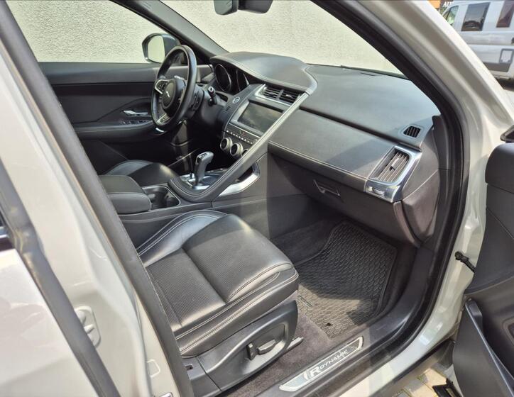 Jaguar E-Pace 22