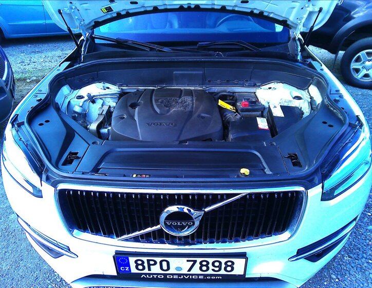Volvo XC90 SUV / Terénní 2,0 l 173 kw