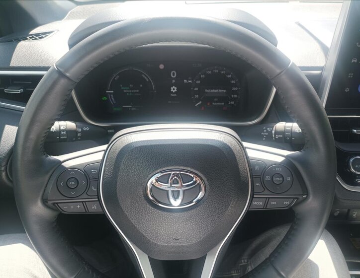 Toyota Corolla Cross SUV / Terénní 2,0 l 112 kw