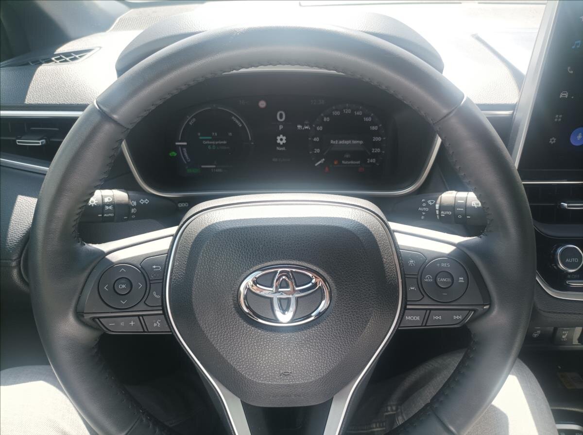 Toyota Corolla Cross SUV / Terénní 2,0 l 112 kw