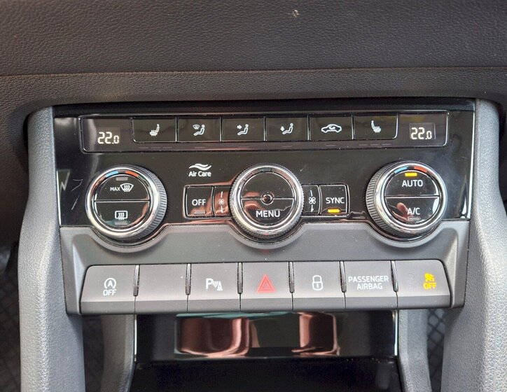 Škoda Karoq SUV / Terénní 1,5 l 110 kw