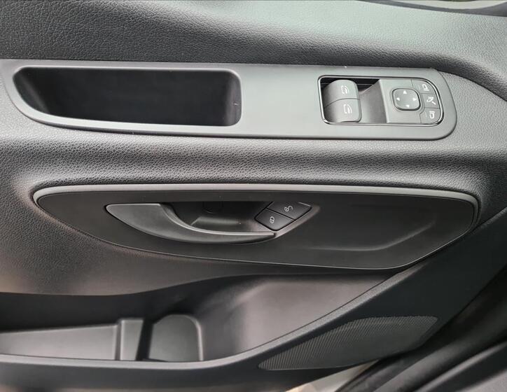 Mercedes-Benz Sprinter 12