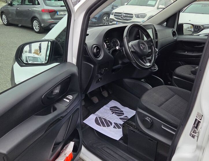 Mercedes-Benz Vito 9