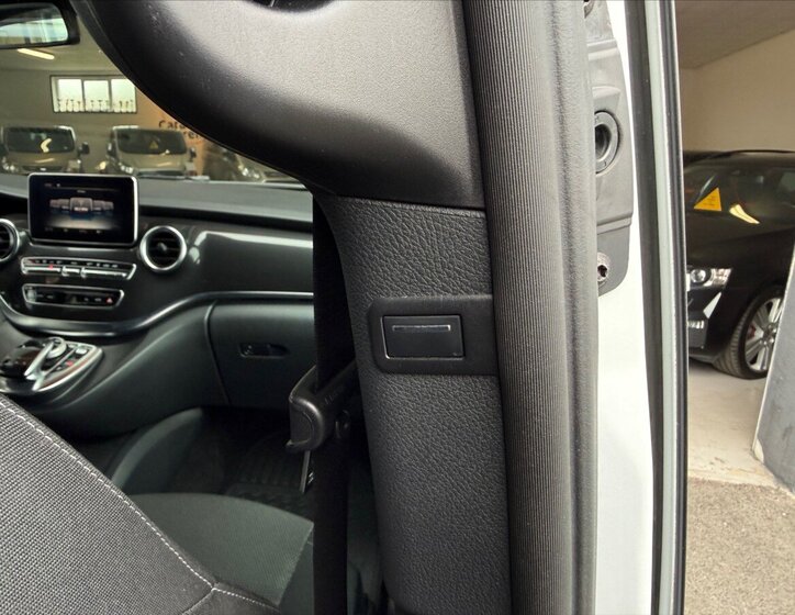 Mercedes-Benz Třídy V 23