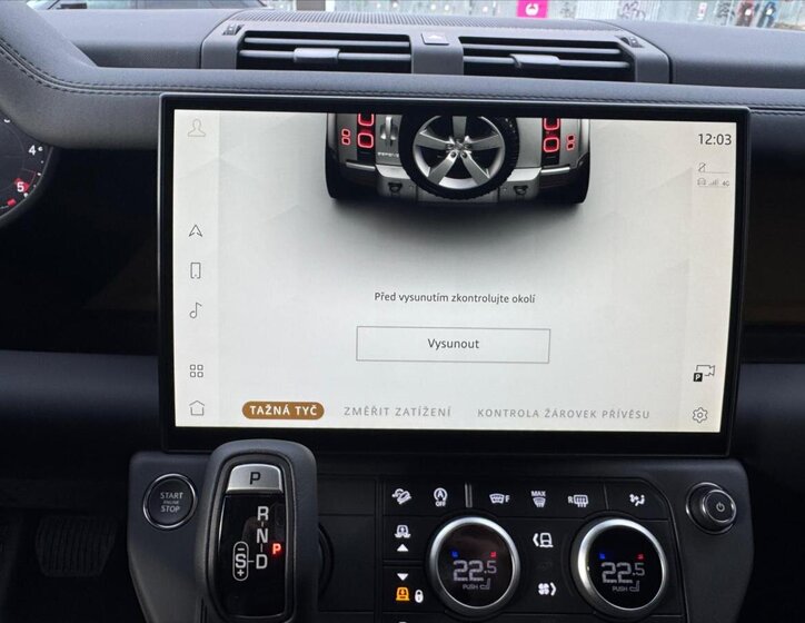 Land Rover Defender 29