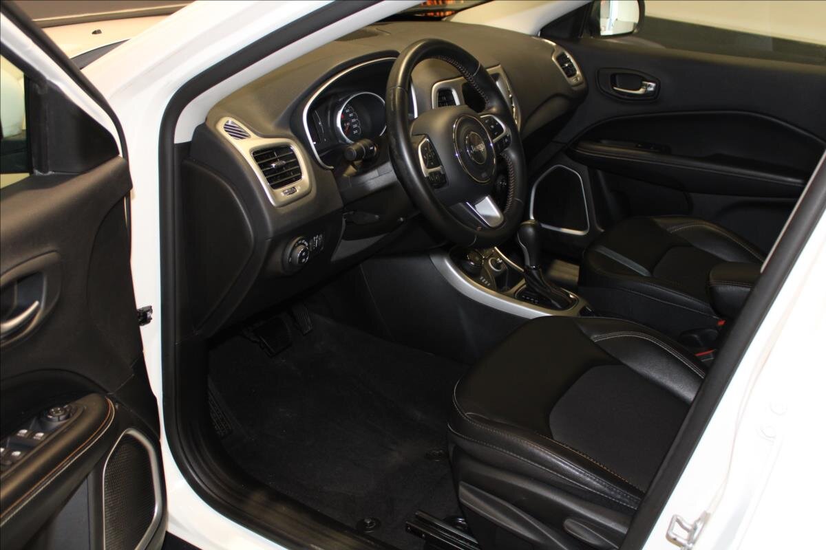 Jeep Compass SUV / Terénní 2,0 l 103 kw