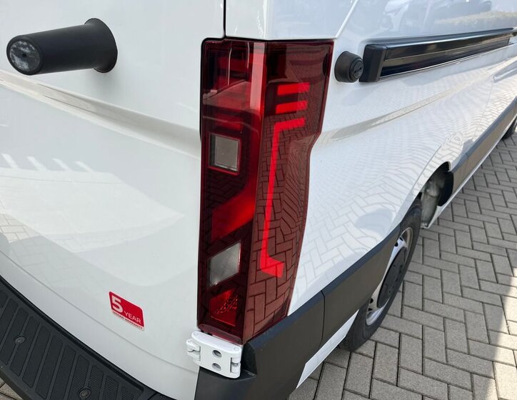 Nissan Interstar Skříň 2,0 l 96 kw