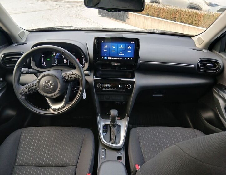 Toyota Yaris Cross 15